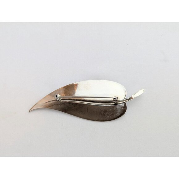 Vintage Silver Tone Leaf Brooch Pin | Elegant Nature-Inspired Statement Jewelry - Picture 5 of 6